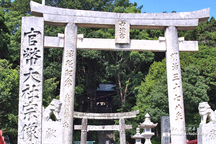 宗像大社中津宮（福岡県宗像市大島）