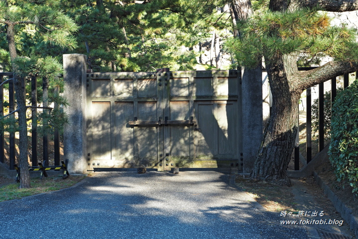 秋の皇居乾門特別通り抜け（東京都千代田区）