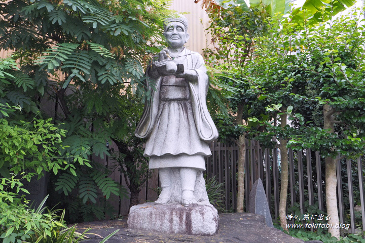 千住宿 奥の細道プチテラス　松尾芭蕉像（東京都足立区千住）