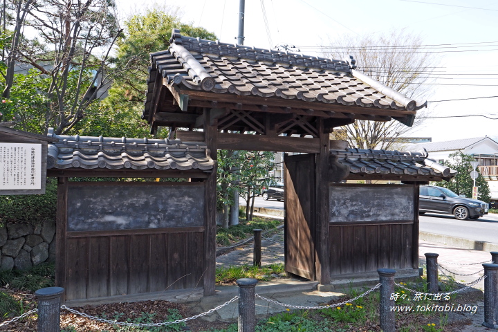 西川家潜り門（埼玉県志木市）