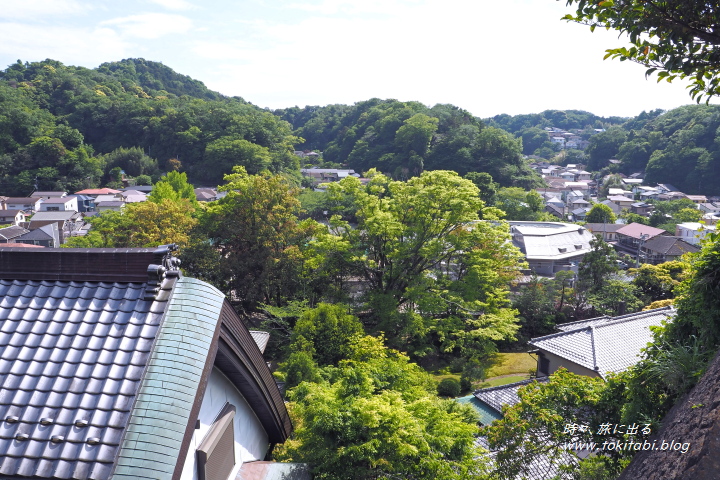 杉本寺境内から見下ろした、鎌倉の街（神奈川県鎌倉市）