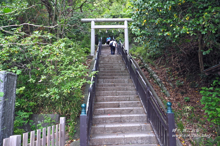 源頼朝墓のある法華堂跡への入口（神奈川県鎌倉市）