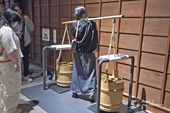 江戸東京博物館　天秤棒担ぎの体験コーナー（東京都墨田区）